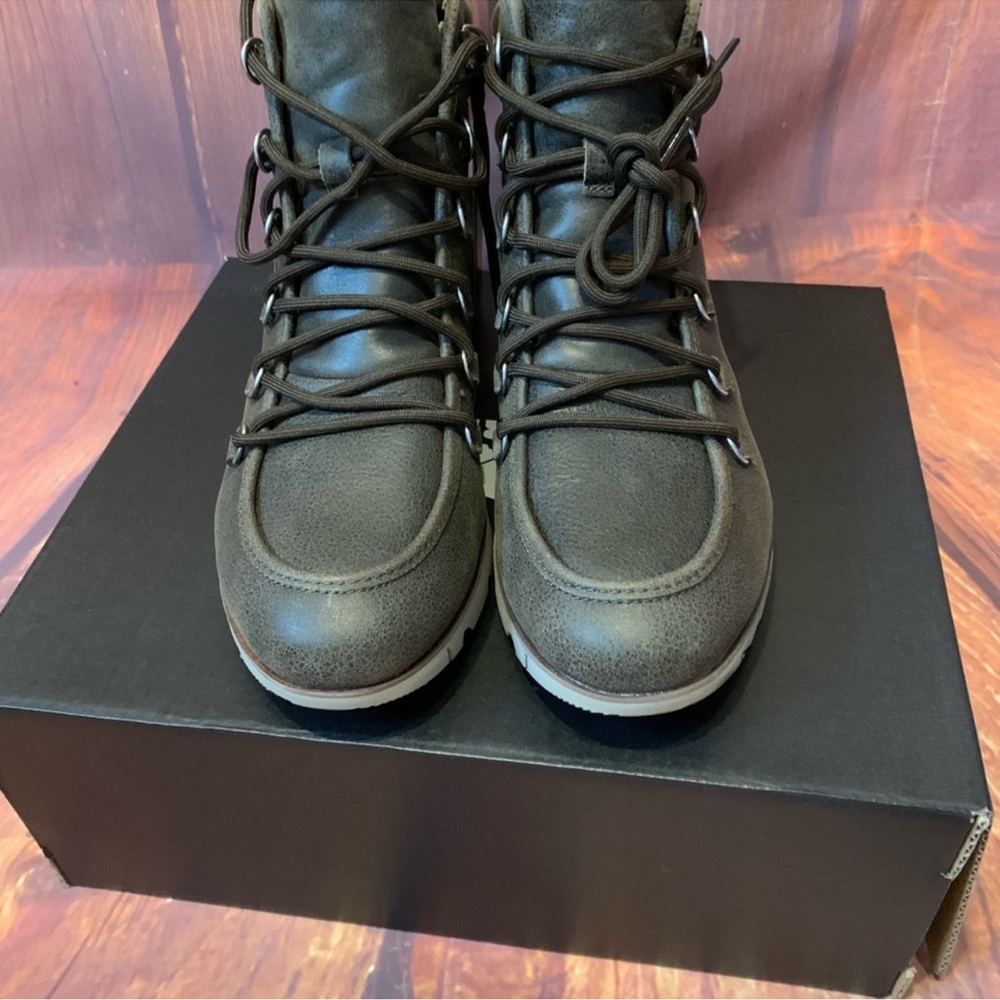 New! Sorel Harlow Lace Boots NIB